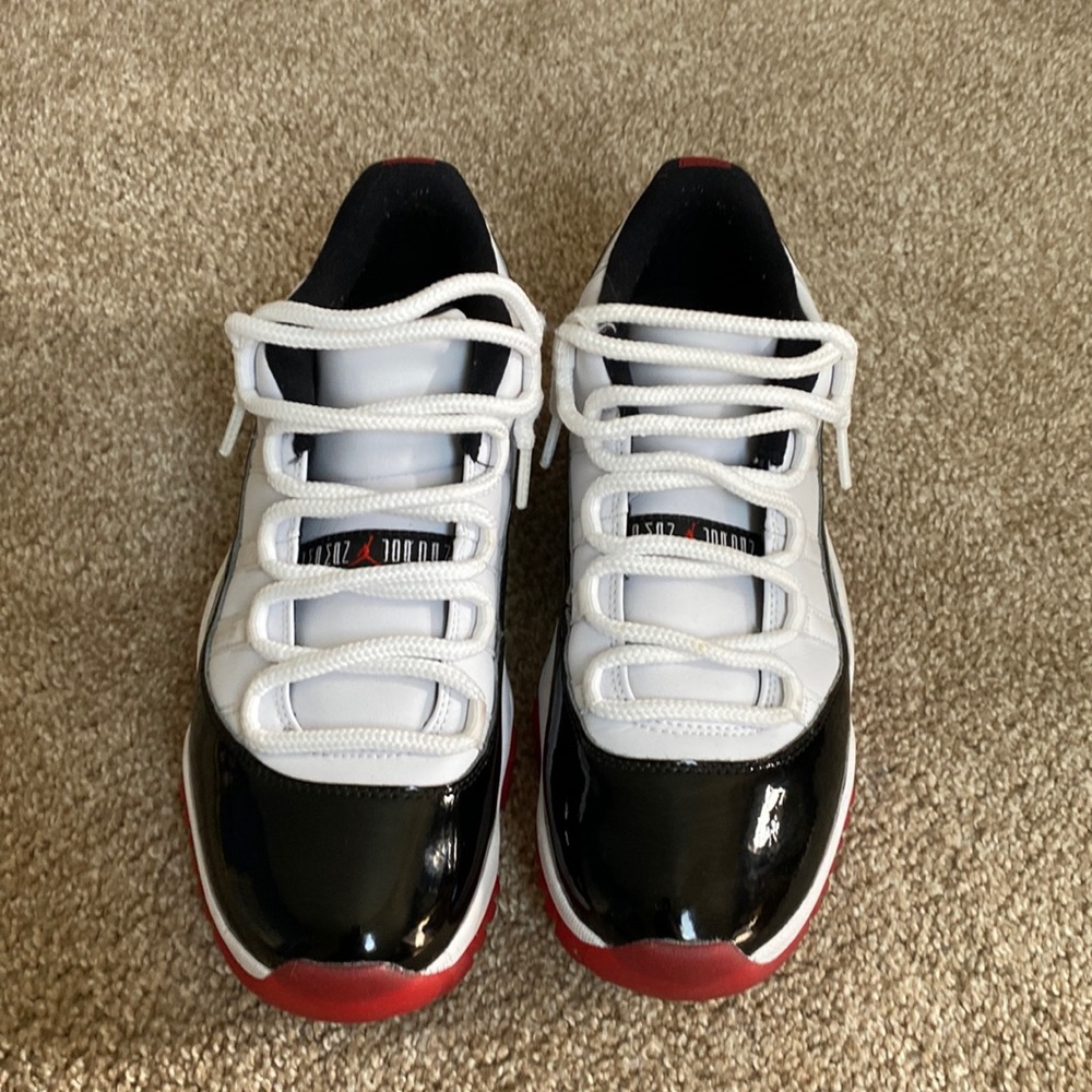 COPY - Jordan 11 Retro Low Concord Bred
